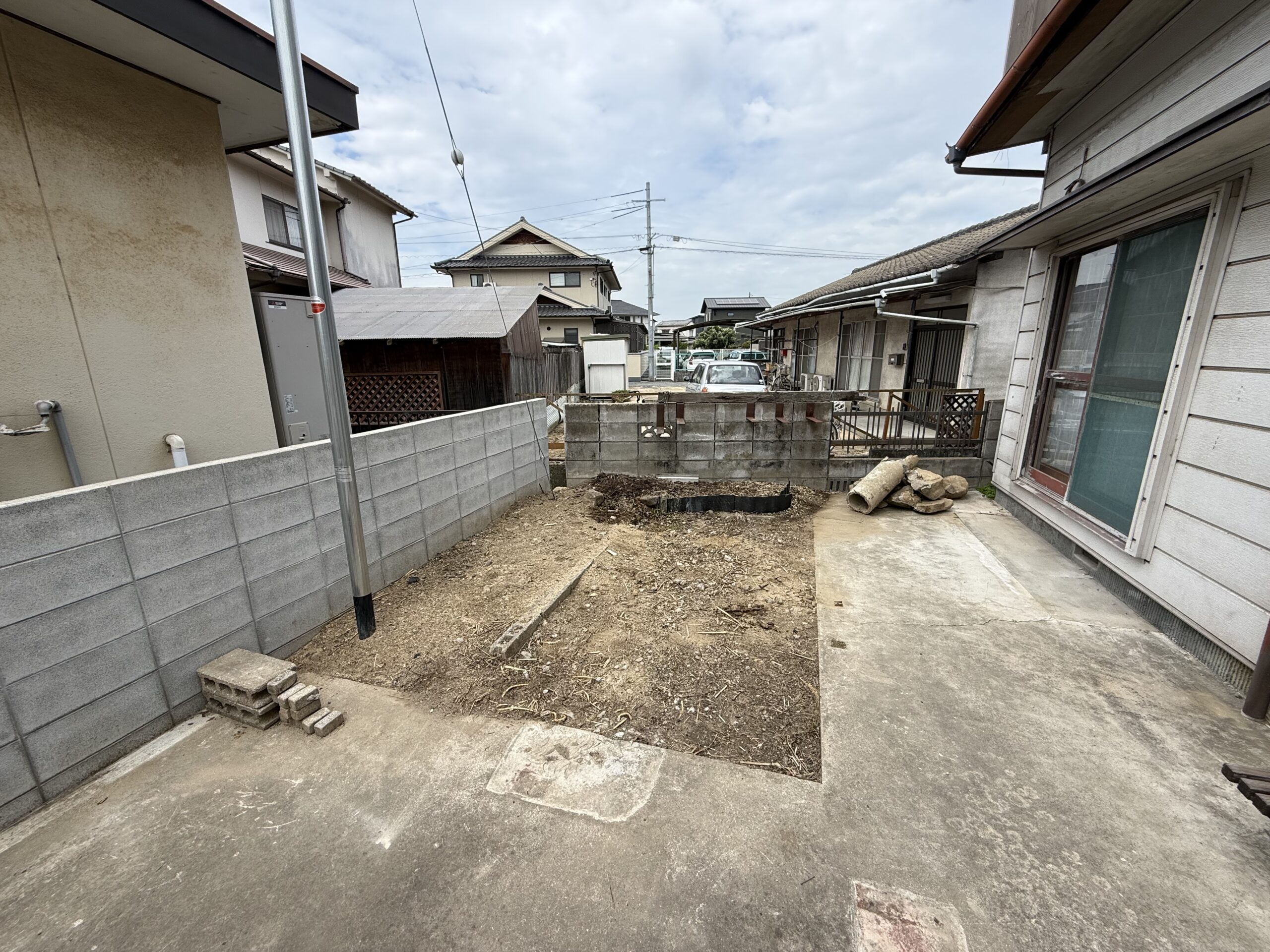 倉敷市浜町 草刈り作業後のきれいな敷地
